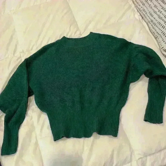 Emerald green bat wing sleeve sweater, medium - Picture 1 of 4